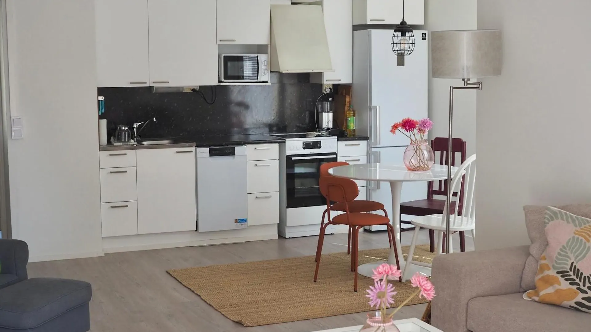 Apartment Cozy Two-Room Condo With Private Balcony Helsinki